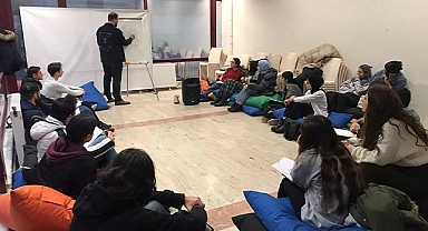 Gençlik merkezleri gençlerin buluşma noktası oluyor