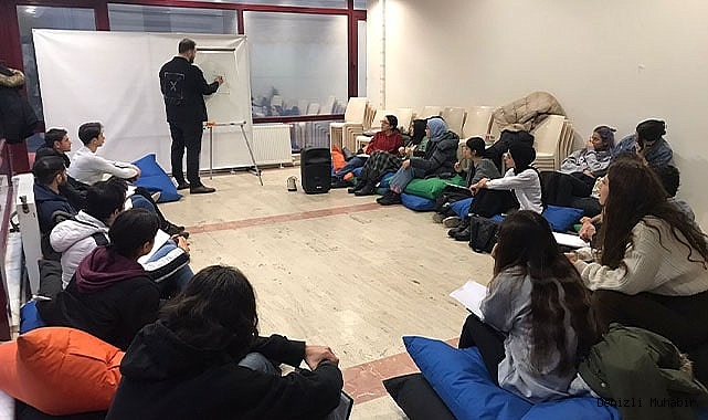 Gençlik merkezleri gençlerin buluşma noktası oluyor