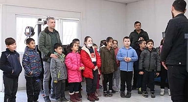 MİNİK ÖĞRENCİLER PET KAFE’Yİ ZİYARET ETTİ
