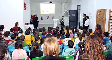 Öğrenciler bilinçli ilaç kullanımını öğreniyor