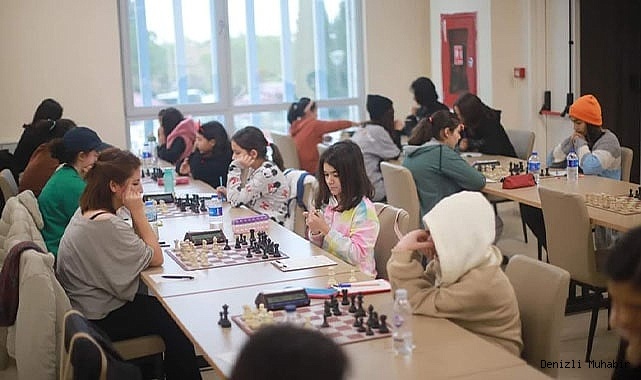 SATRANÇ SEVGİSİ DENİZLİ’DE 7’DEN 70’E