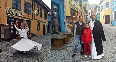 Semazenler tarihi sokakta döndü