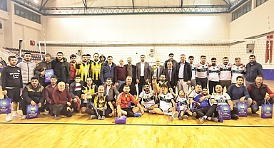 VOLEYBOLDA ÇİVRİL ŞAMPİYONU KIZILCASÖĞÜT
