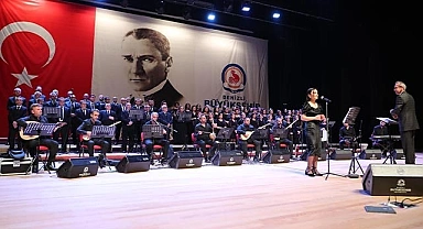 Yılın son konserinde gönüller fethedildi