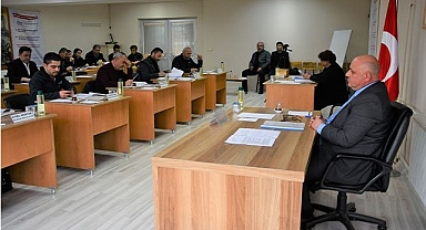 Başkan Şevik'ten meclis üyelerine yeni yıl hediyesi