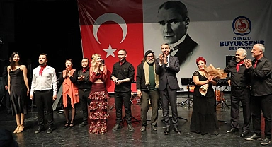 Denizlililer 1970-80’lerin unutulmaz şarkıları ile coştu