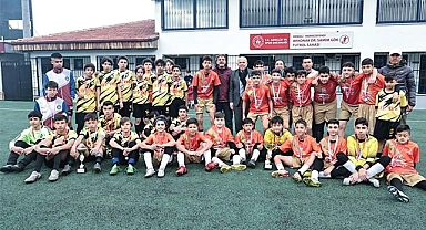 OKUL SPORLARI FUTBOL’DA ÖDÜLLER VERİLDİ