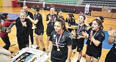 Potanın şampiyonu Ecogreen Merkezefendi Basket oldu