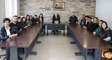 Sanatsever Başkan Özbaş’a tiyatroculardan teşekkür ziyareti