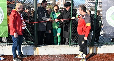 Yenilenen Buldan İlçe Stadı açıldı