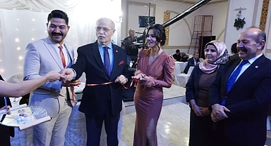 Ali Çubukcu kızını nişanladı