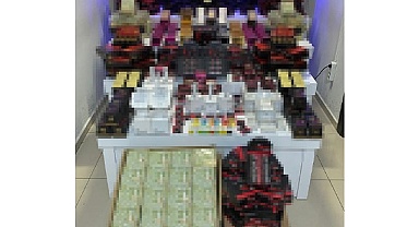 Binlerce cinsel içerikli ürünle yakalandılar