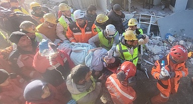 Hatay’da 228. saatte 2 kişi sağ kurtarıldı