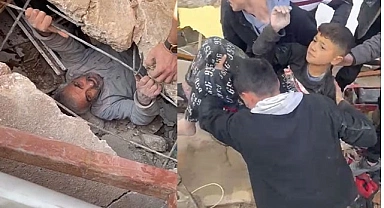 Hatay’da enkaz altındaki çocuk ve bir vatandaş 30 saat sonra kurtarıldı