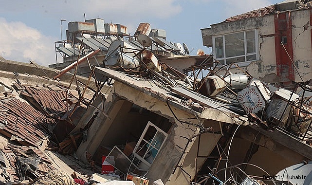 Hatay'da hasarlı binalardan hırsızlık yapan 40 kişi yakalandı