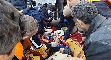 İki komşu 58 saat sonra kurtarıldı