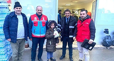 Minik Elif Zehra, kumbarasında biriktirdiği 410 lirayı depremzedelere gönderdi