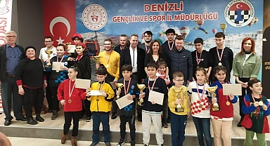 14 MART TIP BAYRAMI SATRANÇ TURNUVASI DÜZENLENDİ