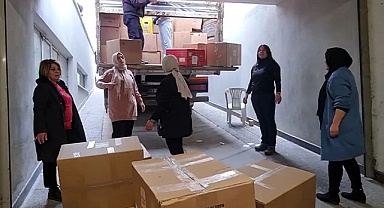 AK Partili kadınlardan depremzedelere anlamlı destek