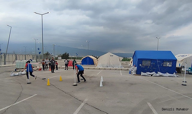 Depremzede gençler sınavlara çadır kentte kurulan parkurda hazırlanıyor