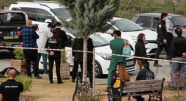 Hastane acil servisi otoparkında araç içinde başında poşetle ölü bulundu