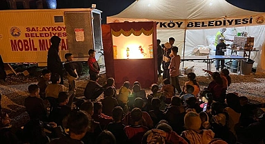 Sarayköy Belediyesi, çadır kentte gölge oyunuyla moral verdi