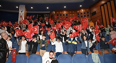 Depremzede öğrenciler, çocuk şenliğinde doyasıya eğlendi