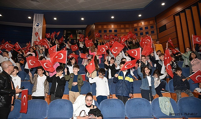 Depremzede öğrenciler, çocuk şenliğinde doyasıya eğlendi