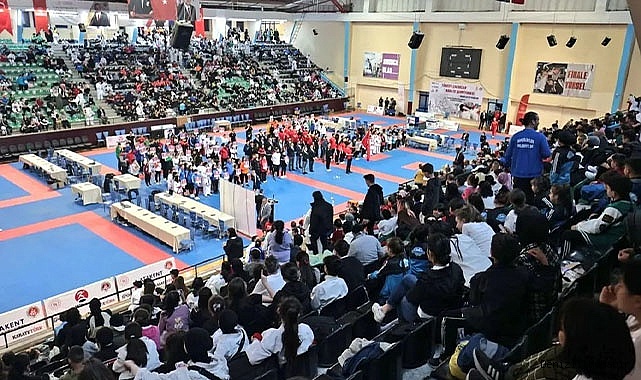 KARATE TÜRKİYE ŞAMPİYONASI DENİZLİ'DE BAŞLADI