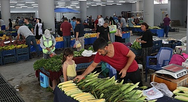 MERKEZEFENDİ’DE PAZAR YERLERİNİN GÜNÜ BAYRAMA ÖZEL DEĞİŞTİ