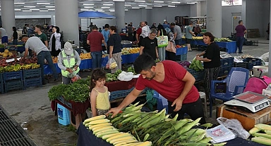 MERKEZEFENDİ’DE PAZAR YERLERİNİN GÜNÜ BAYRAMA ÖZEL DEĞİŞTİ