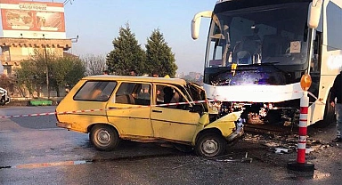 Otomobil ile yolcu otobüsü çarpıştı: 1 ölü