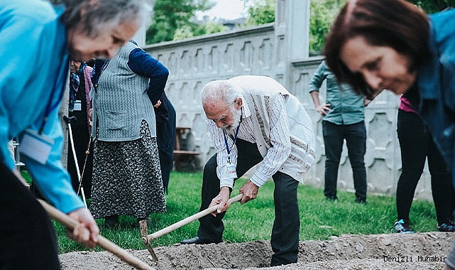ALZHEİMER YAŞAM MERKEZİ’NDE FİDELER TOPRAKLA BULUŞTU