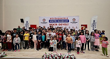 Büyükşehir, afetzedelere moral oluyor