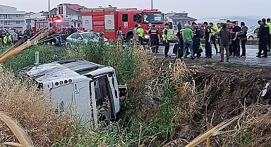 Cezaevi nakil aracı şarampole devrildi: 9’u jandarma personeli 10 yaralı