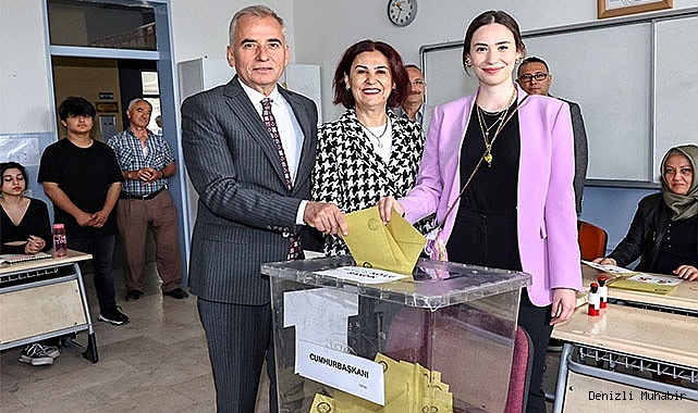 Denizli'de siyasiler oylarını kullandı
