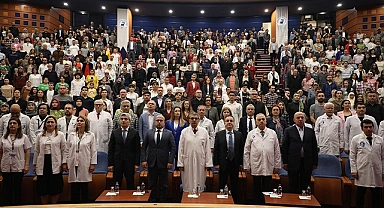 PAÜ’de 271 Tıp Fakültesi Öğrencisi Beyaz Önlüklerini Giydi