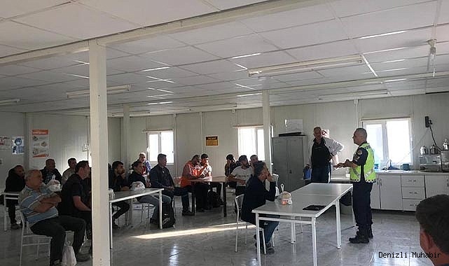 Otoyol inşaatında çalışan şoförlere jandarma’dan eğitim