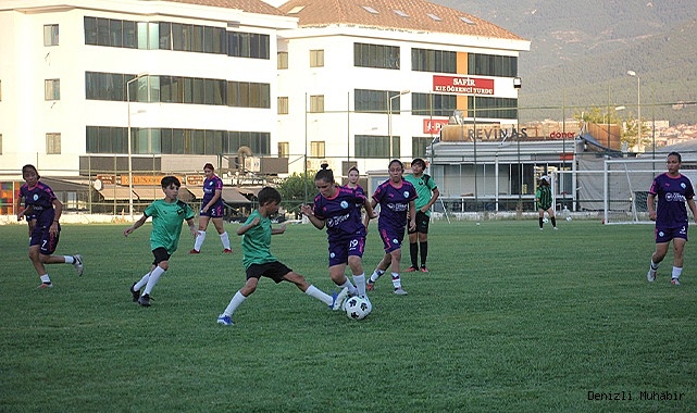 Denizlispor’un geleceği minikler, yeni sezonu açtı
