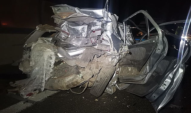 Kamyonet otomobile arkadan çarptı: 1 ölü, 2 yaralı