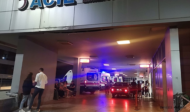 Annesine satırla saldırdı