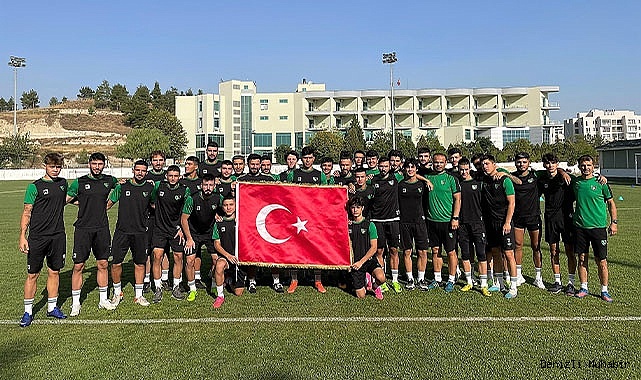 Denizlispor antrenmanında Zafer Bayramı coşkusu