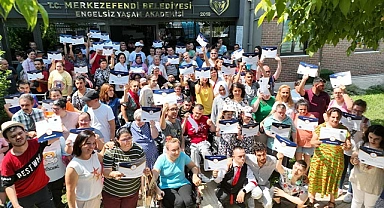 ENGELSİZ YAŞAM AKADEMİSİ’NDE KARNE SEVİNCİ