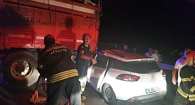 Manisa'da trafik kazası: Baba öldü, eşi ve çocukları yaralandı