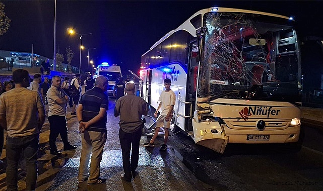 Yolcu otobüsü TIR'a arkadan çarptı: 3 yaralı