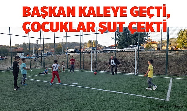 Başkan Şevik, yeni halı sahada çocuklarla maç yaptı