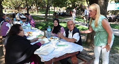 Büyükler 21 Eylül Dünya Alzheimer Günü’nde keyifli vakit geçirdi…