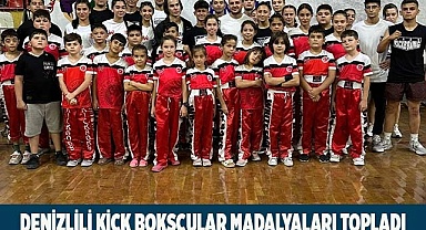 Denizlili kick boksçular madalyaları topladı