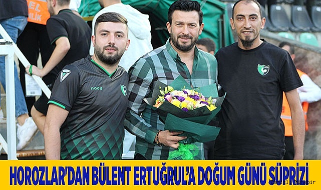 Horozlar'dan Bülent hocaya doğum günü süprizi