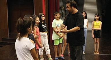 MERKEZEFENDİ’DE TİYATRO KURSLARI BAŞLIYOR